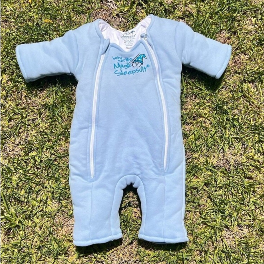 Baby Merlin's Magic Sleep Suit 
Size Small 
3-6 Months 
12-18 lbs 
Blue Cotton